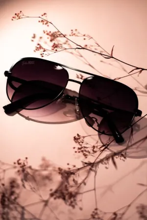 Classic Black Gradient Unisex Aviator Sunglasses with UV400 Protection Lenses